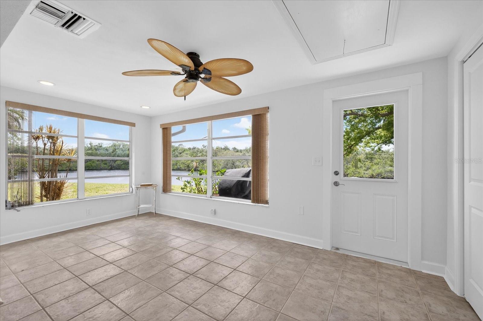 4116 HAMPTON DR — photo 8
