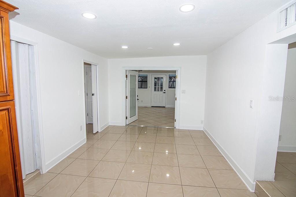 6506 SALINE ST — photo 13