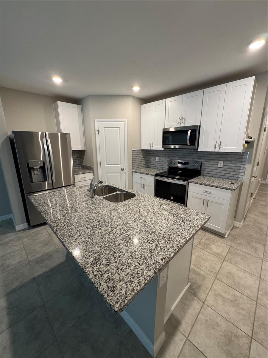 5860 OCEAN ISLE DR — photo 6
