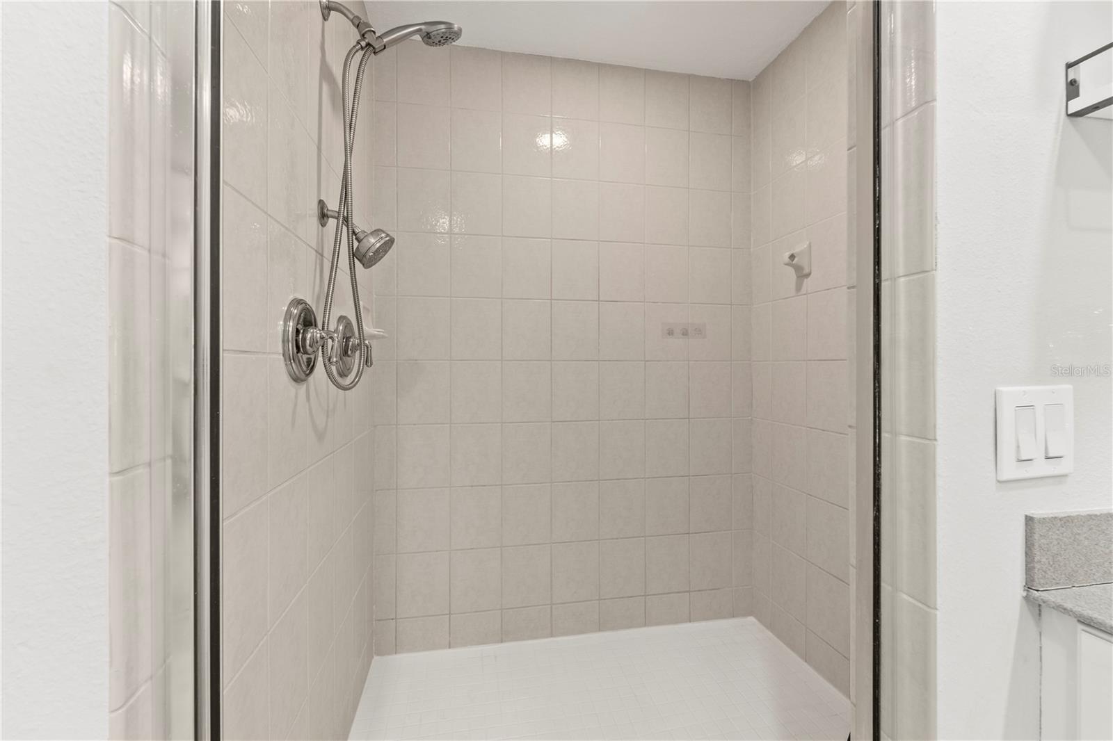 425 150TH AVE #2303 — photo 36