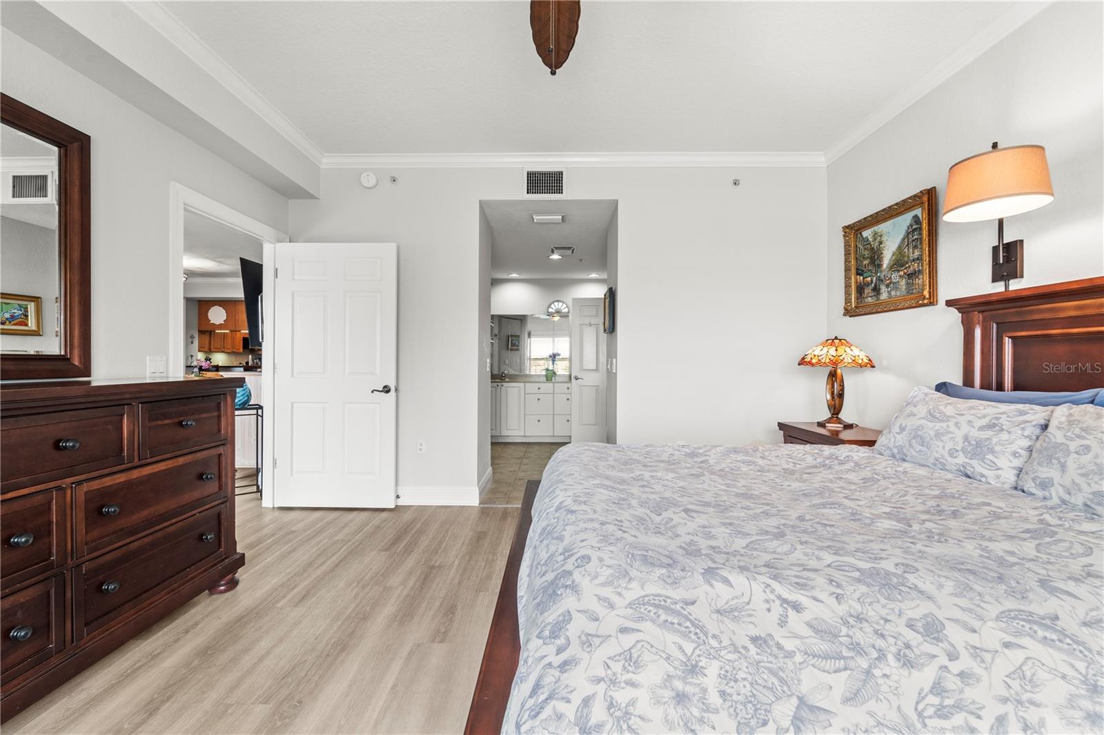 425 150TH AVE #2303 — photo 32