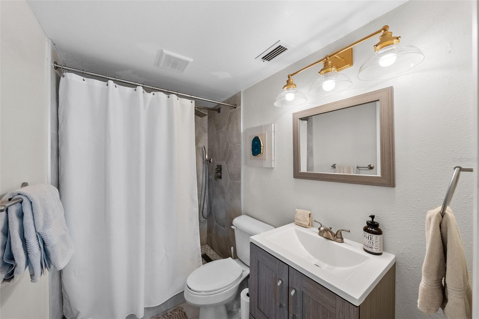 439 CAUSEWAY BLVD — photo 8