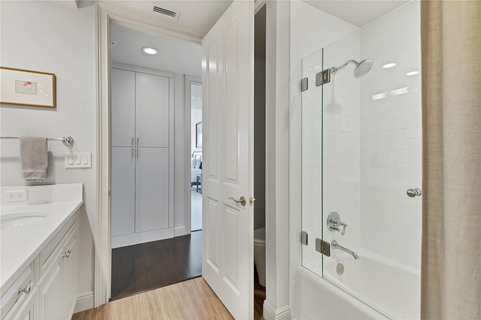 35 WATERGATE DR #1203 — photo 35