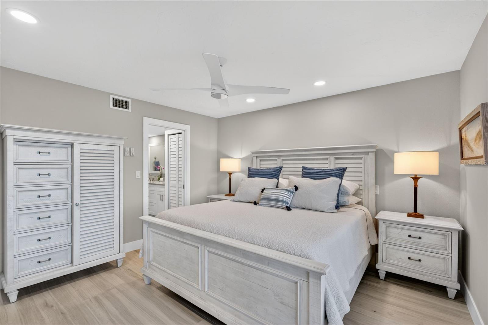 1080 W PEPPERTREE LN #305A — photo 29