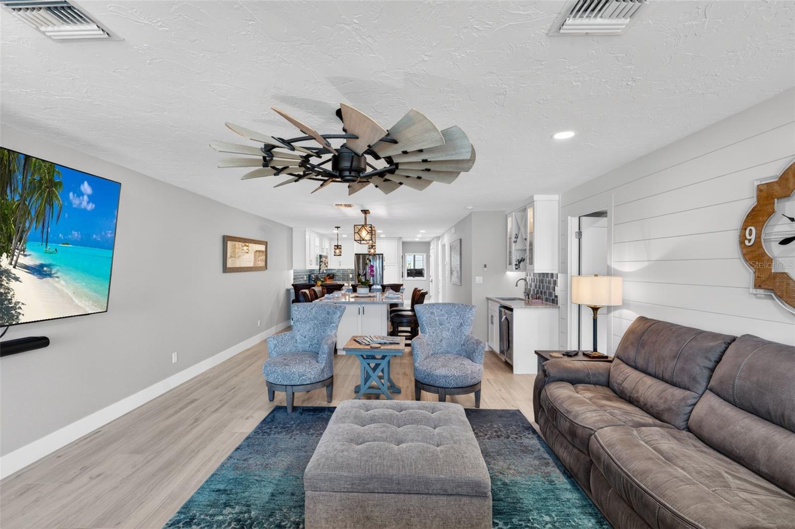 1080 W PEPPERTREE LN #305A — photo 19
