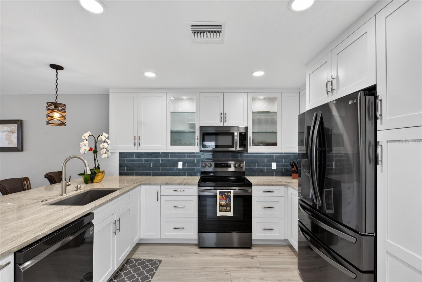 1080 W PEPPERTREE LN #305A — photo 8