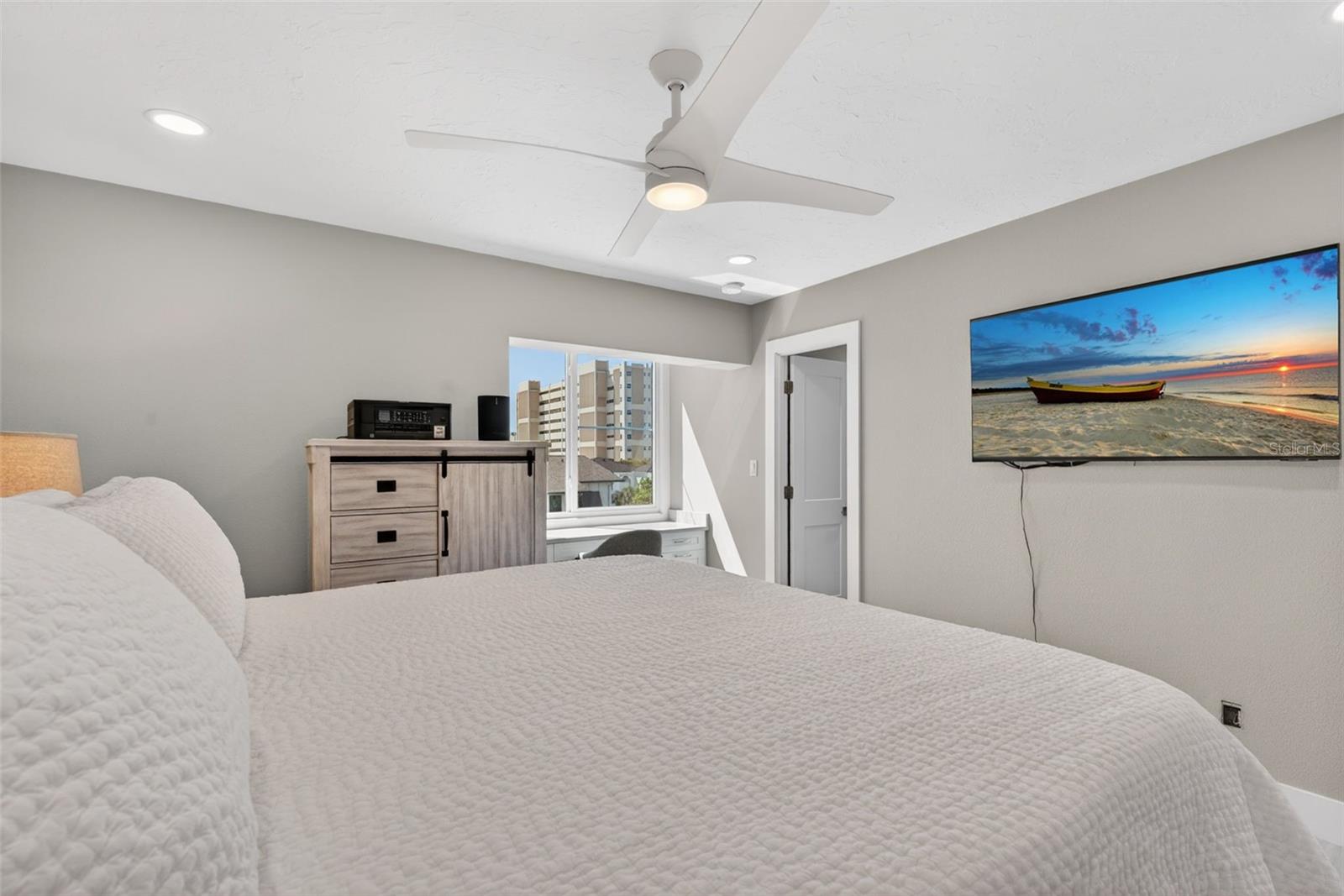 1080 W PEPPERTREE LN #305A — photo 36