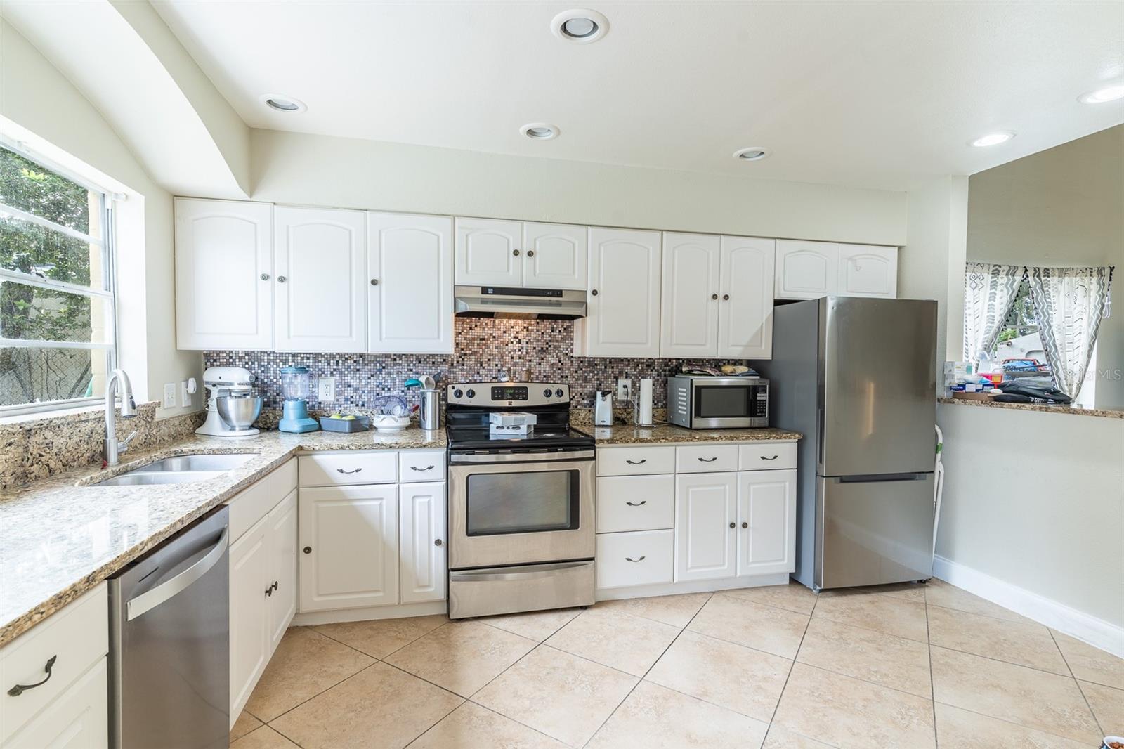 631 STONE DR — photo 7