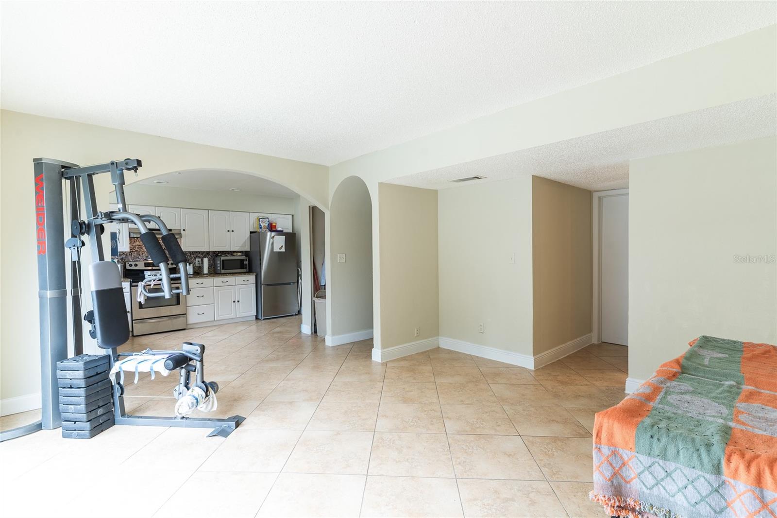631 STONE DR — photo 9