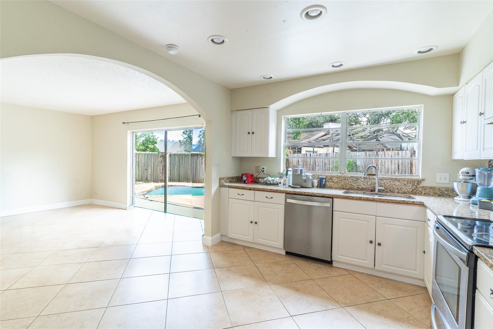 631 STONE DR — photo 5