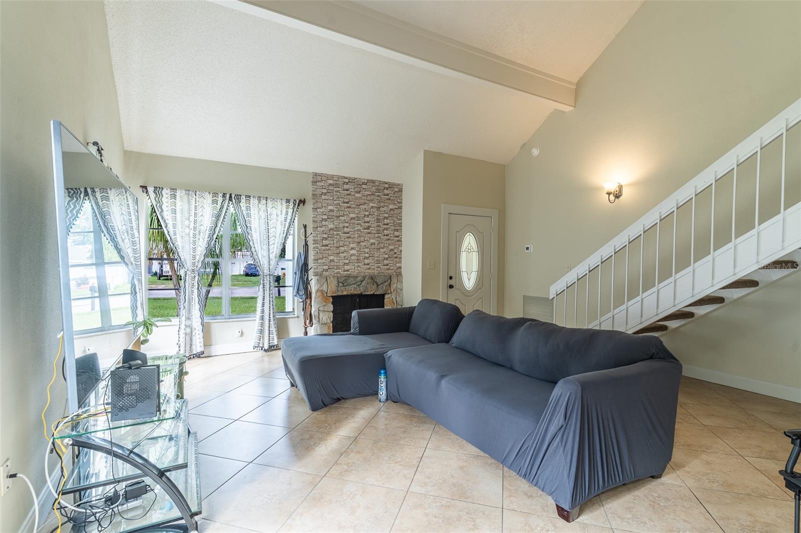 631 STONE DR — photo 3
