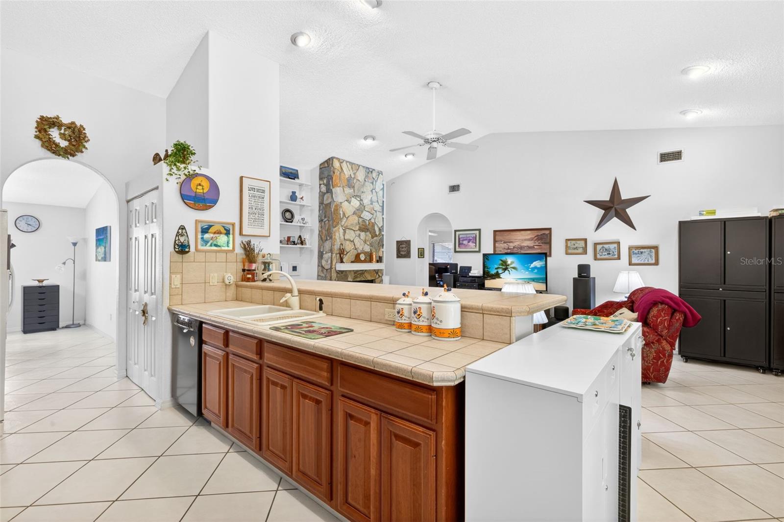 5035 BARROWE DR — photo 13