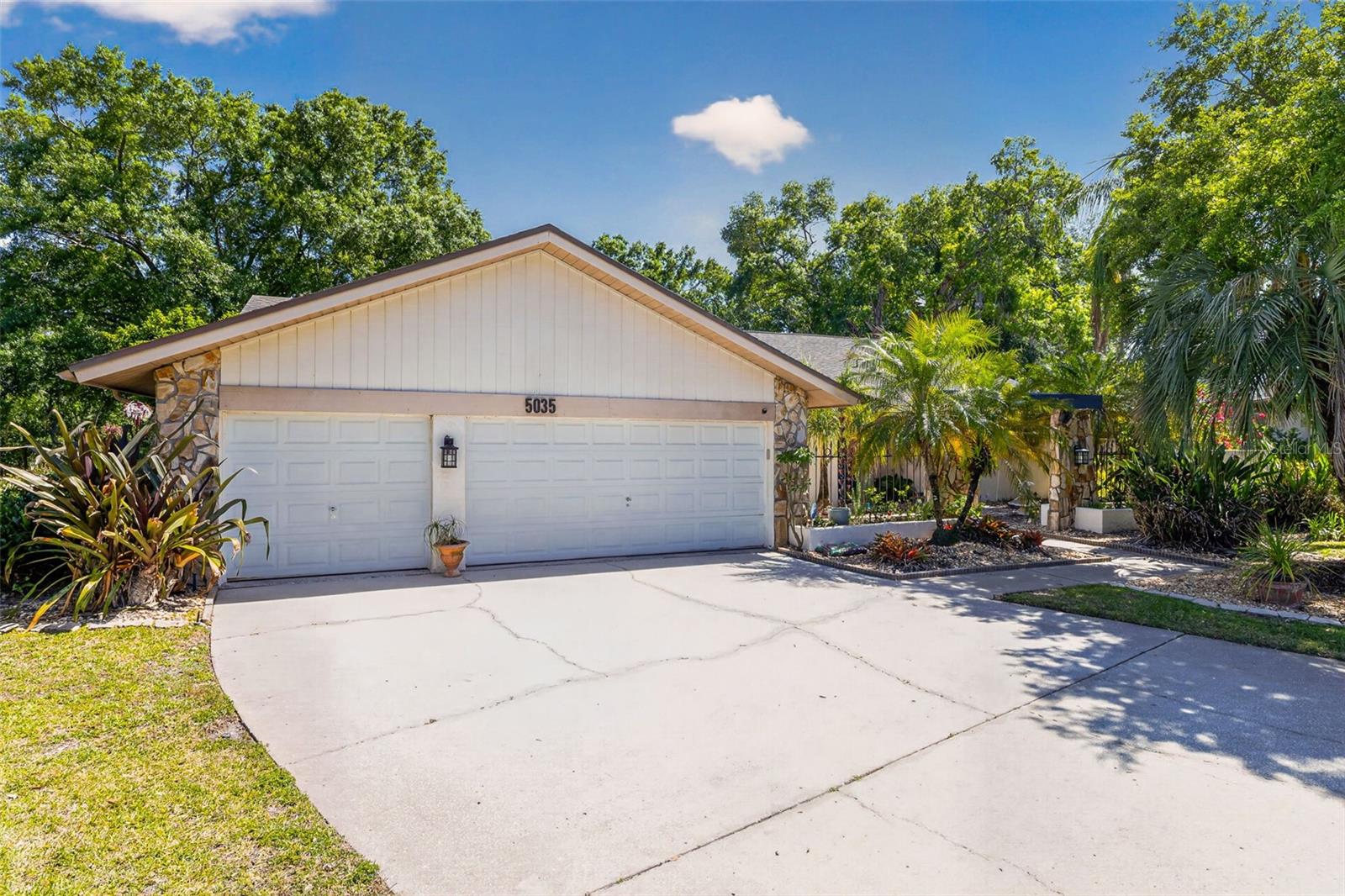 5035 BARROWE DR — photo 2