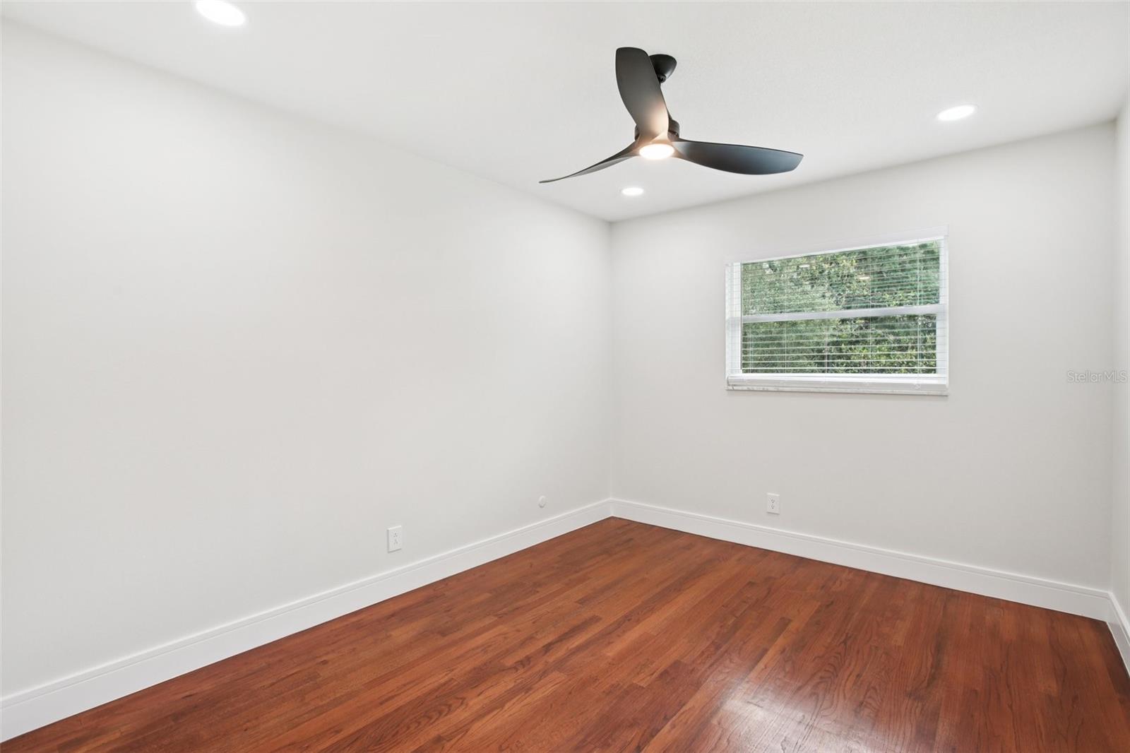 226 WILLOWICK AVE — photo 57