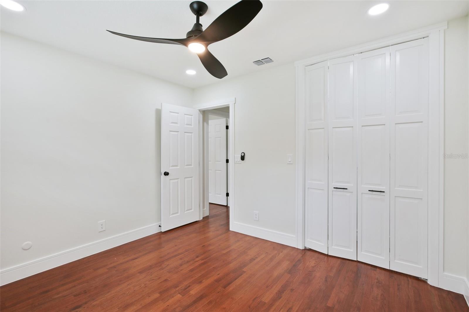 226 WILLOWICK AVE — photo 50