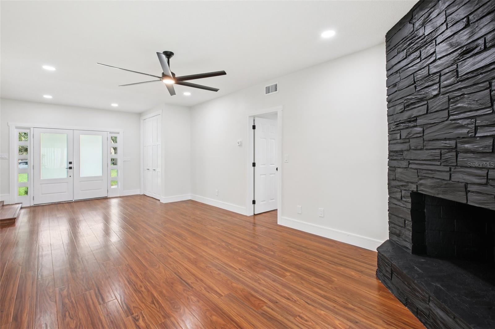 226 WILLOWICK AVE — photo 18