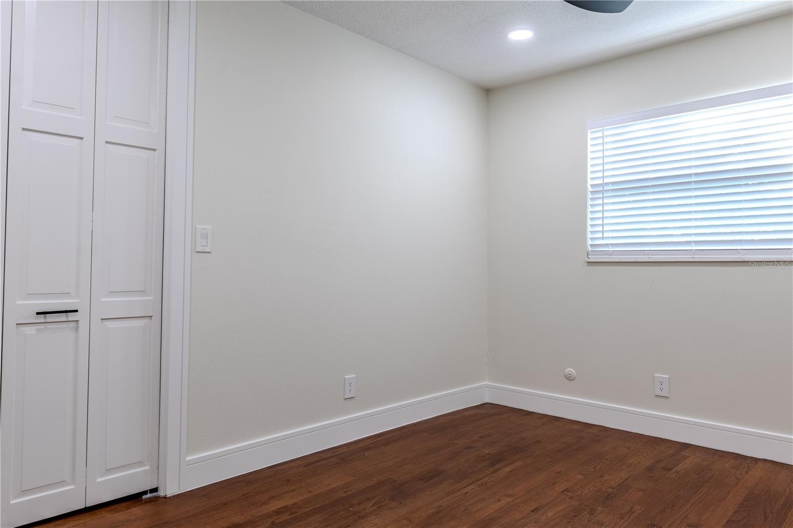 226 WILLOWICK AVE — photo 45