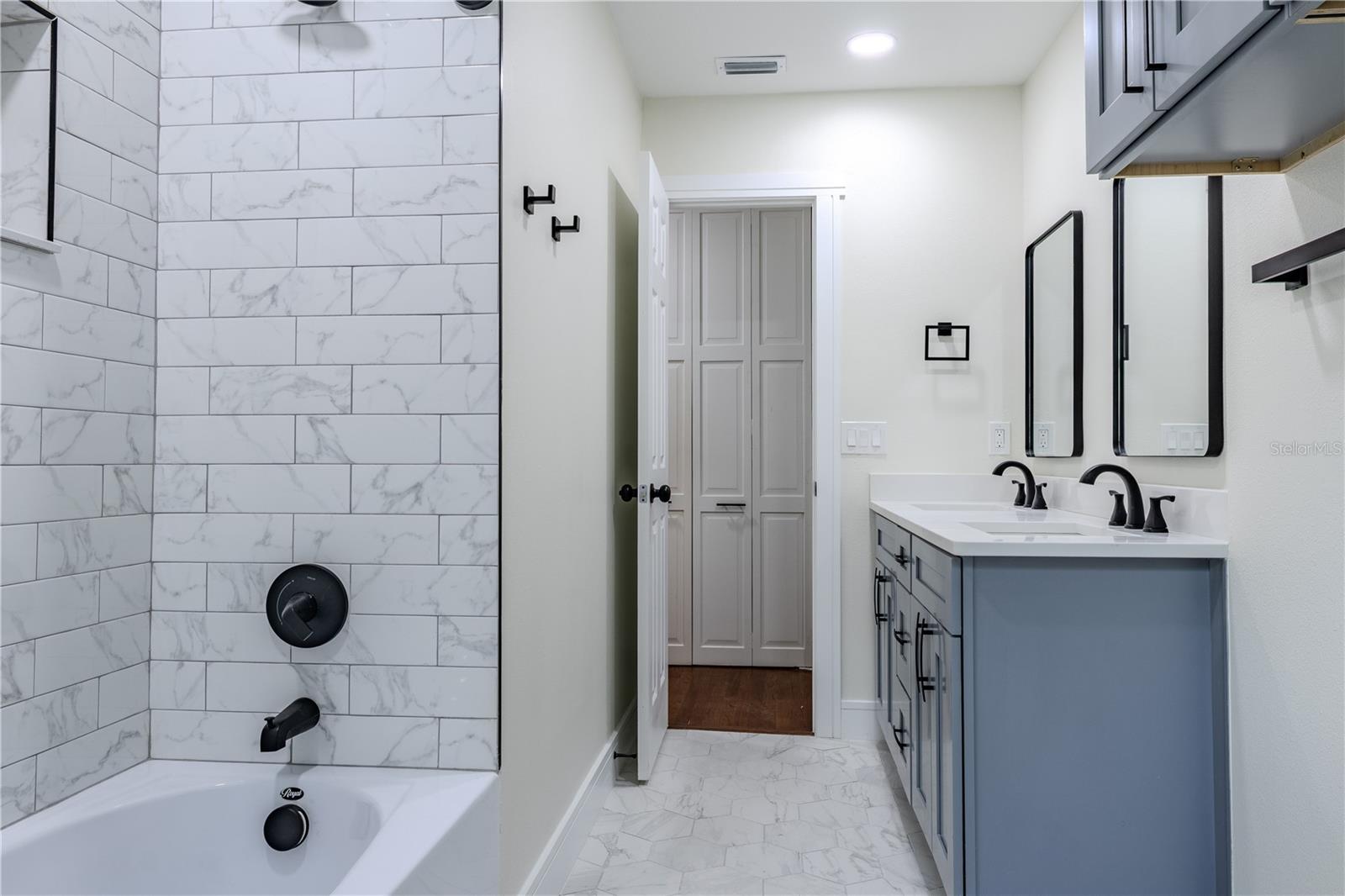226 WILLOWICK AVE — photo 51