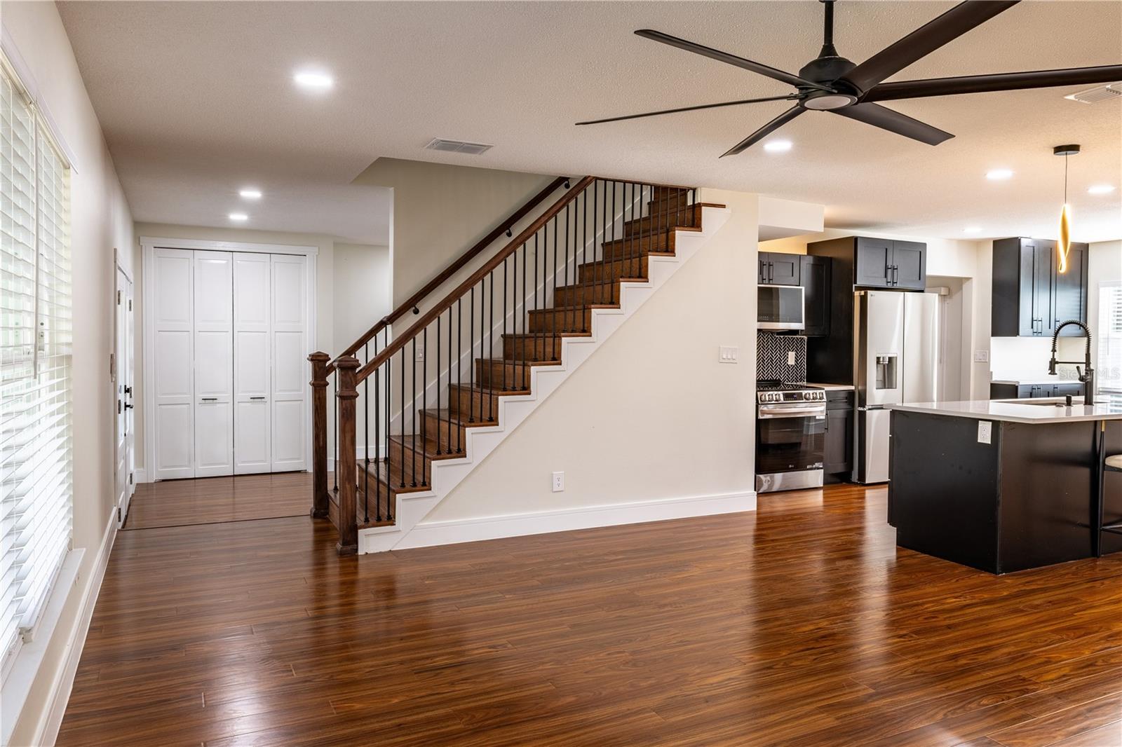 226 WILLOWICK AVE — photo 16