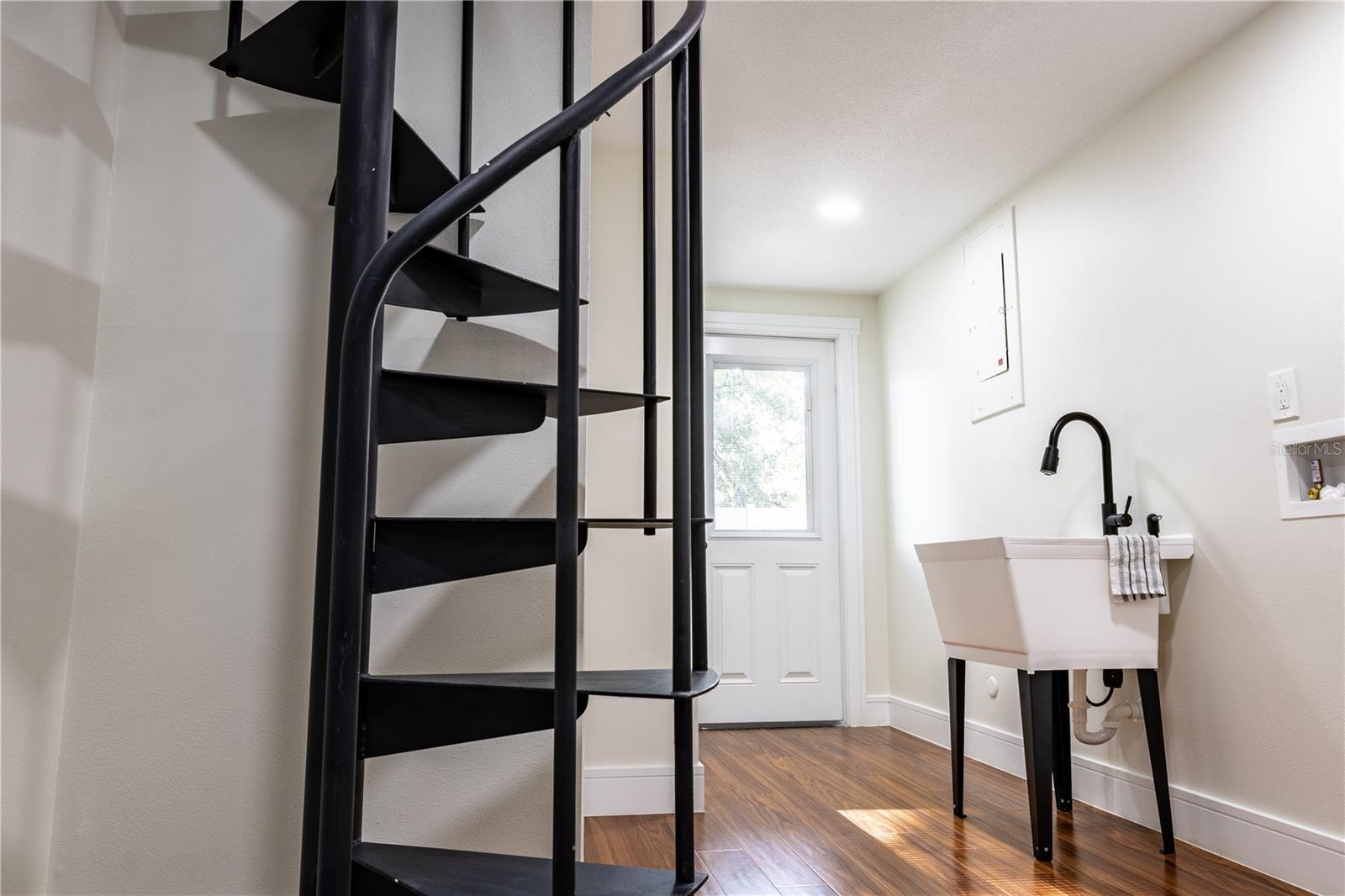 226 WILLOWICK AVE — photo 34
