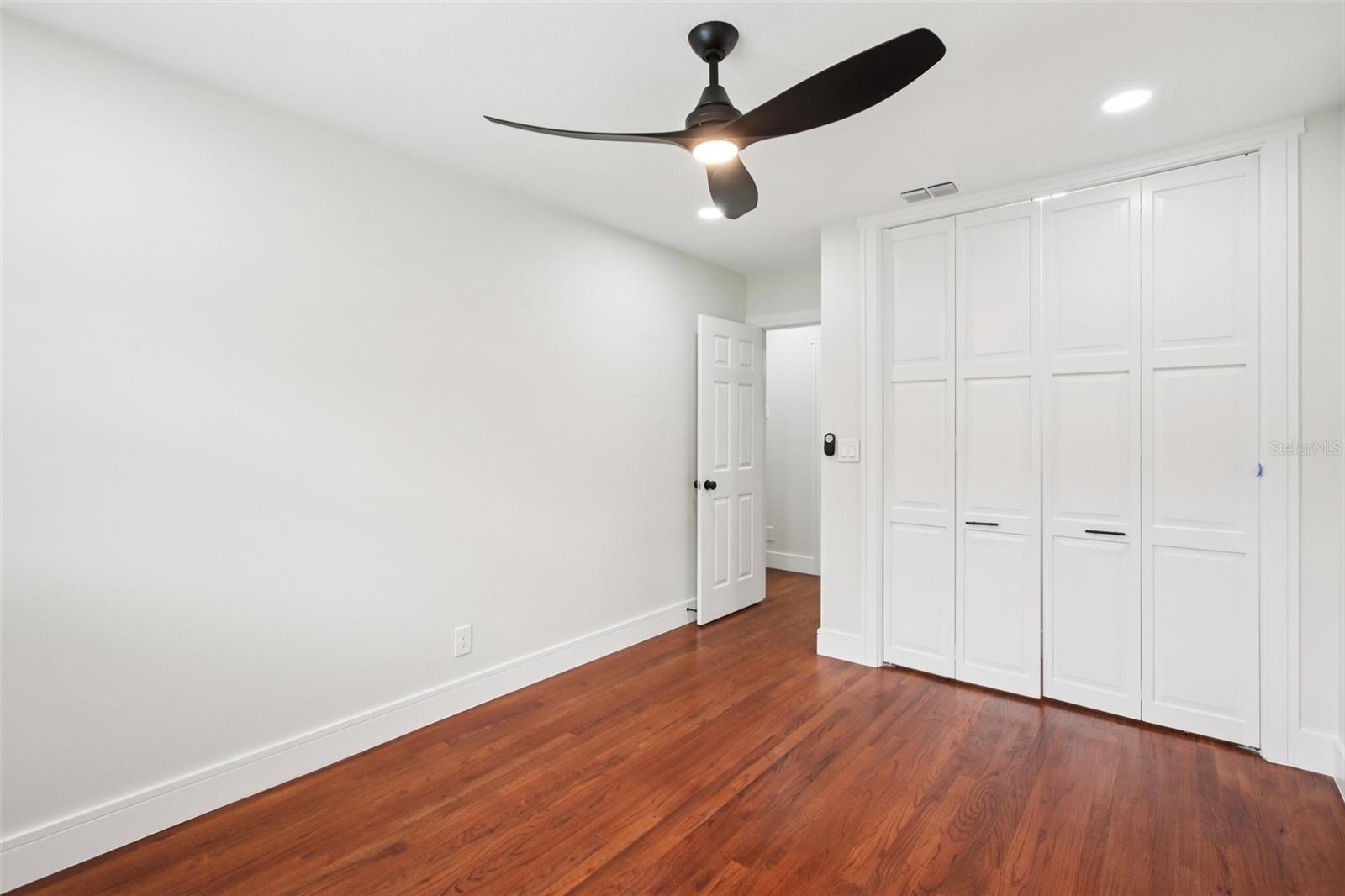 226 WILLOWICK AVE — photo 56