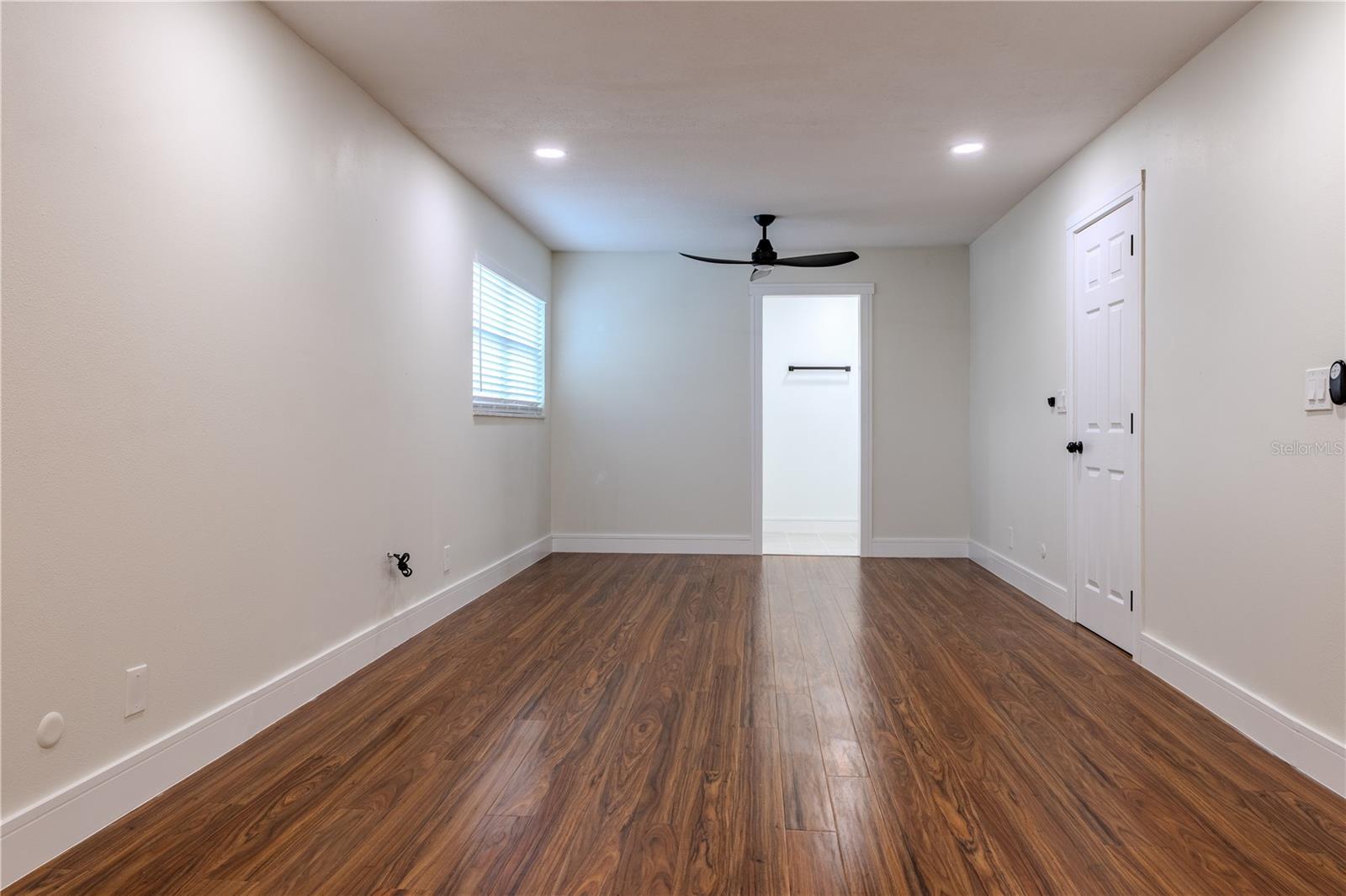 226 WILLOWICK AVE — photo 25
