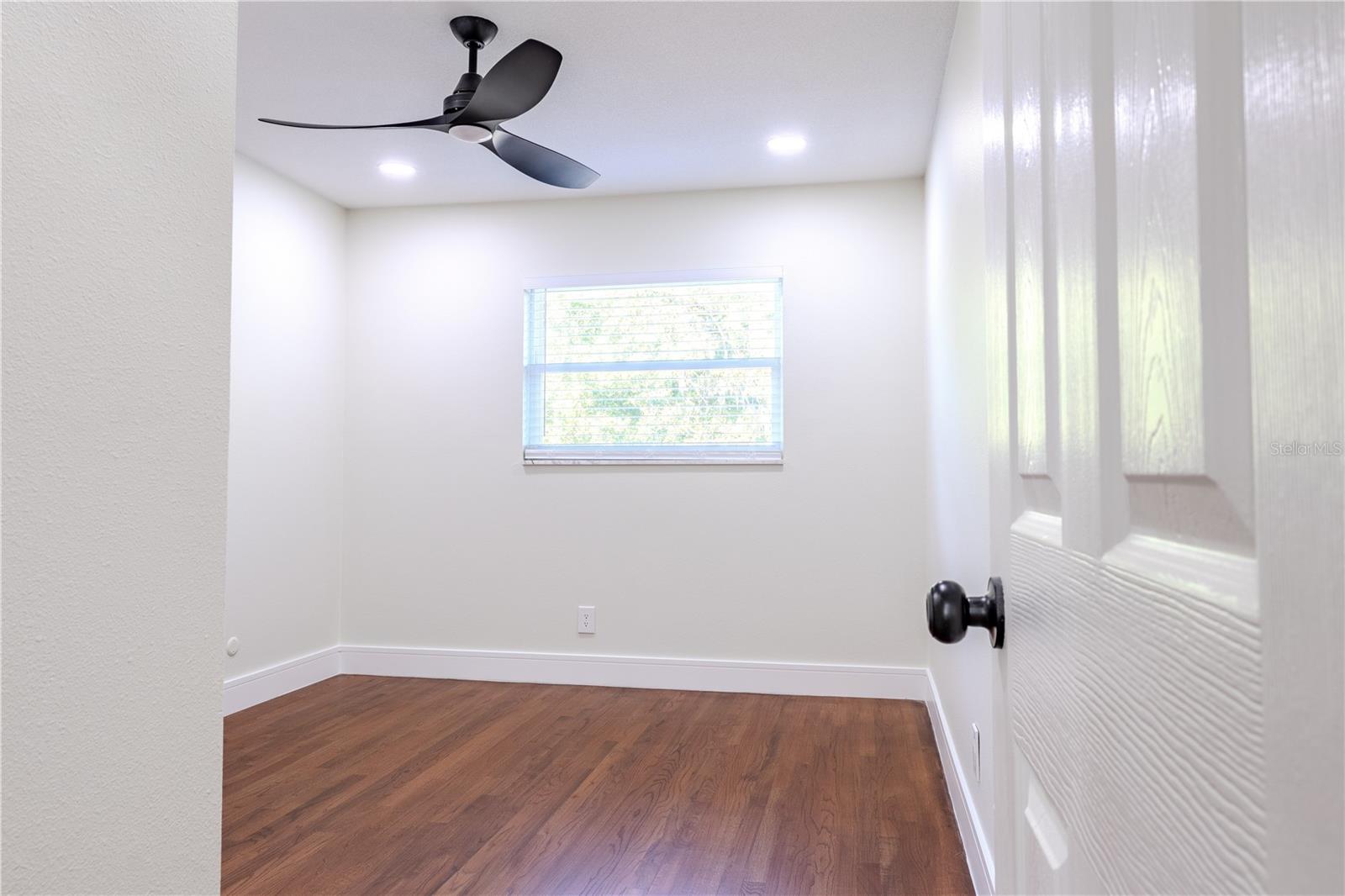 226 WILLOWICK AVE — photo 44