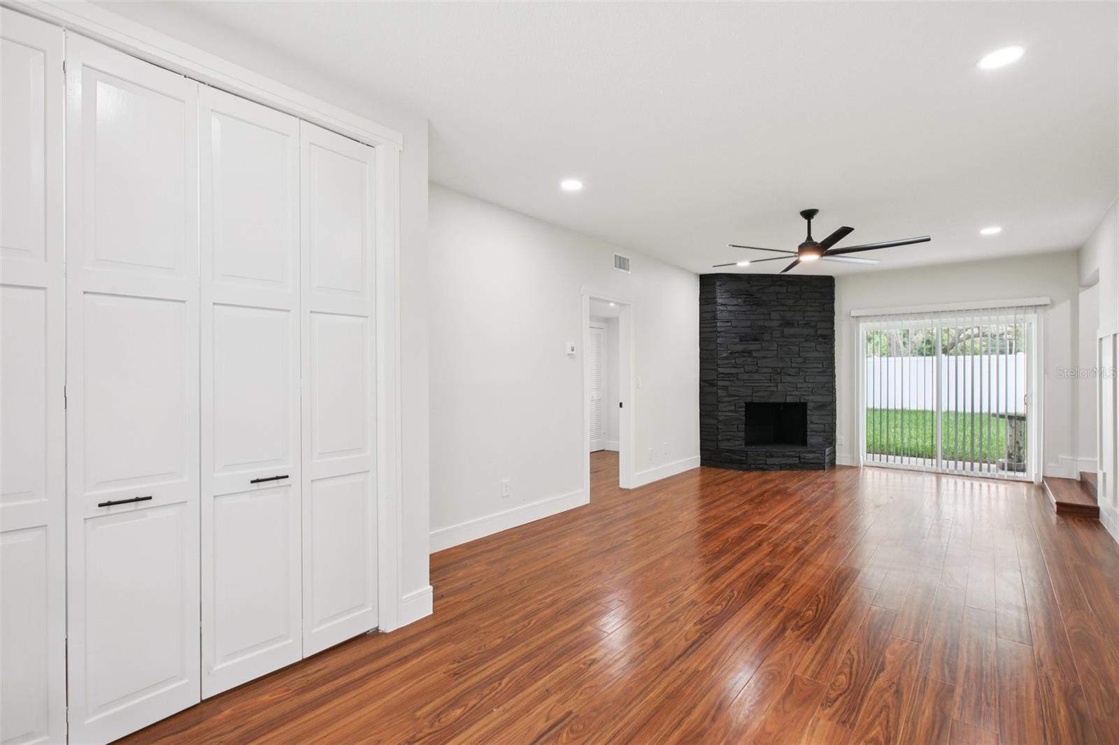 226 WILLOWICK AVE — photo 52