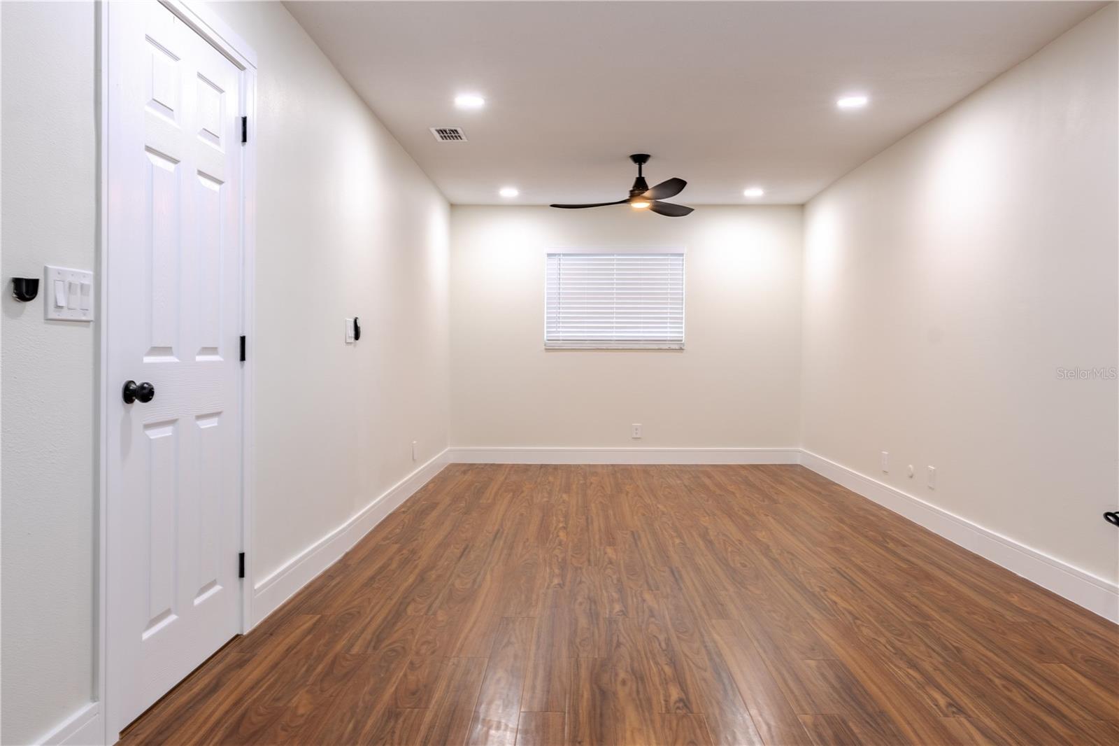 226 WILLOWICK AVE — photo 26