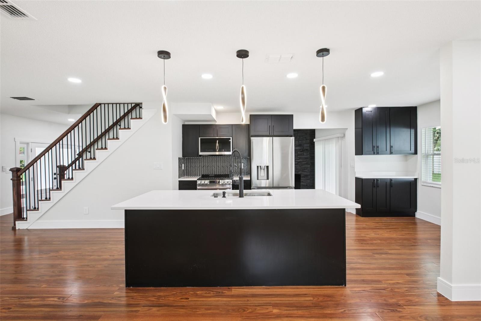 226 WILLOWICK AVE — photo 15
