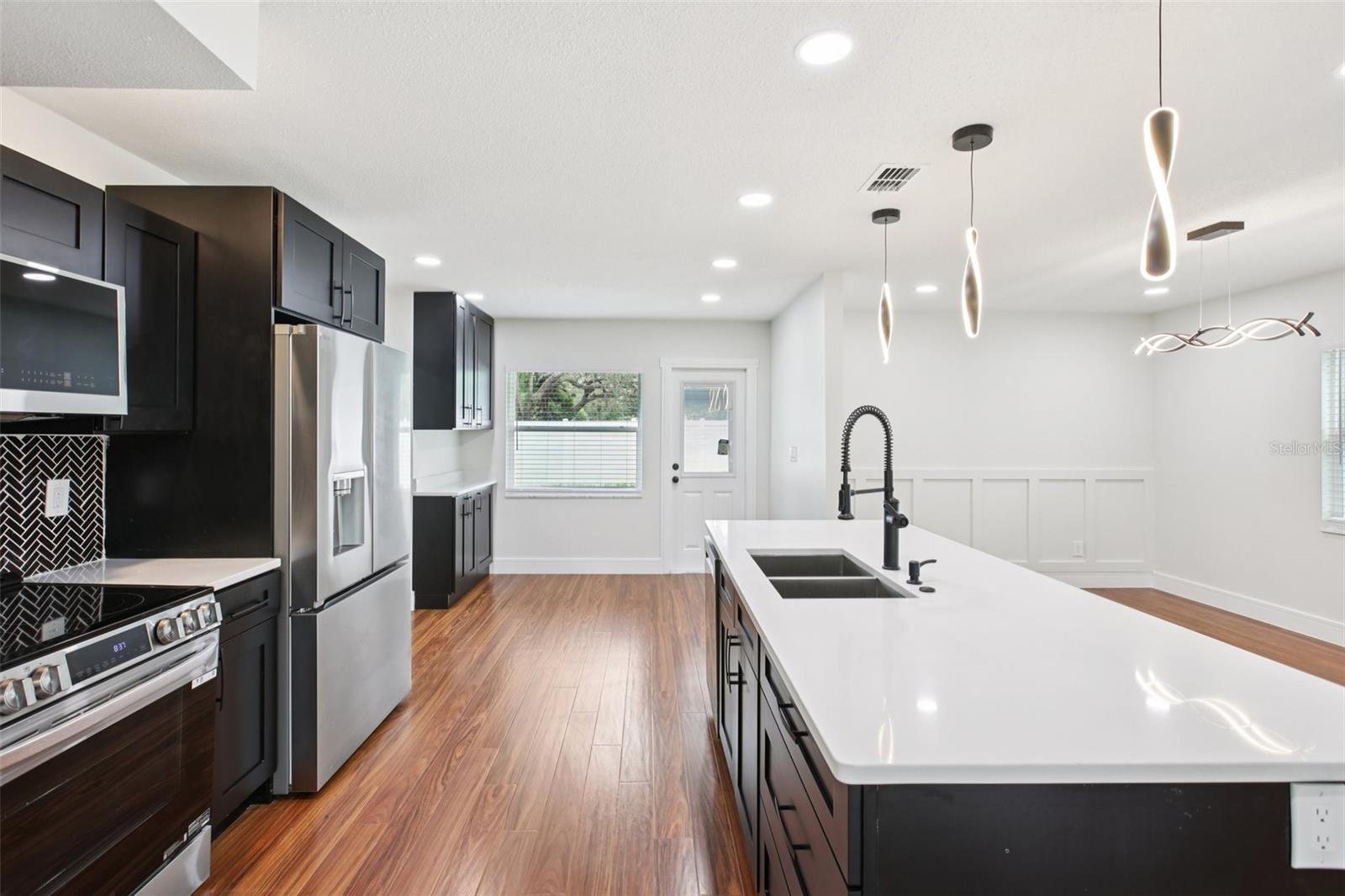 226 WILLOWICK AVE — photo 10