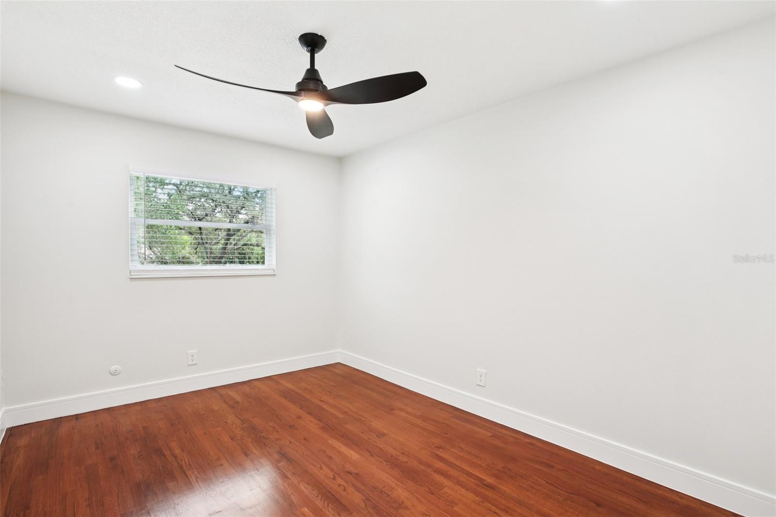 226 WILLOWICK AVE — photo 55