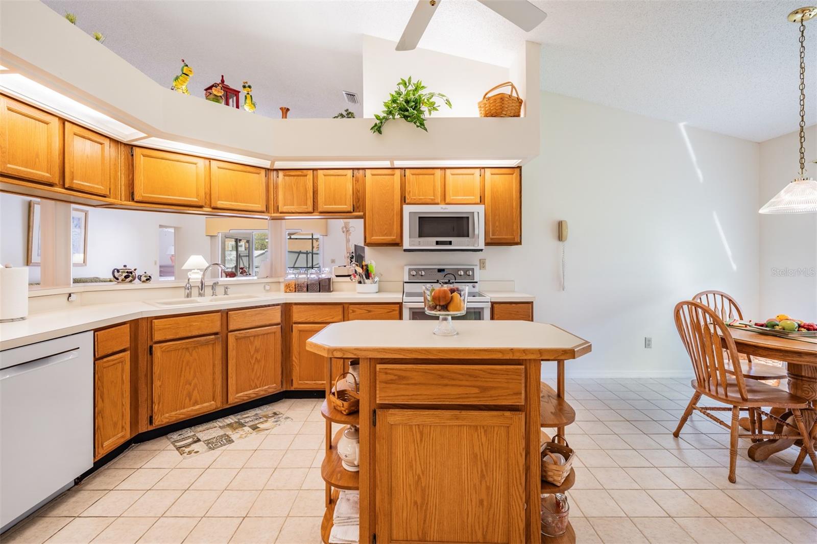 9008 QUAIL CREEK DR — photo 17