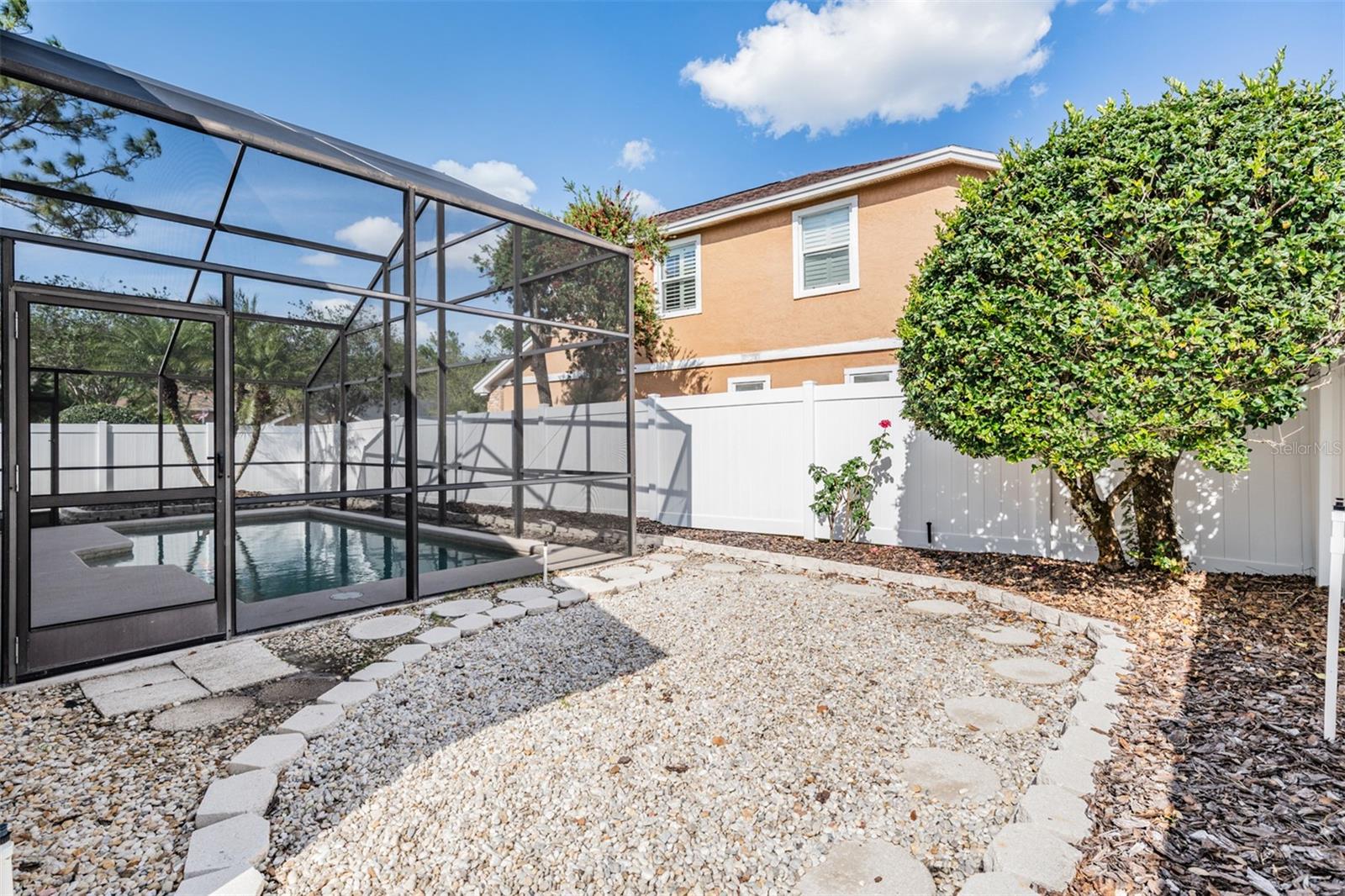 9008 QUAIL CREEK DR — photo 37