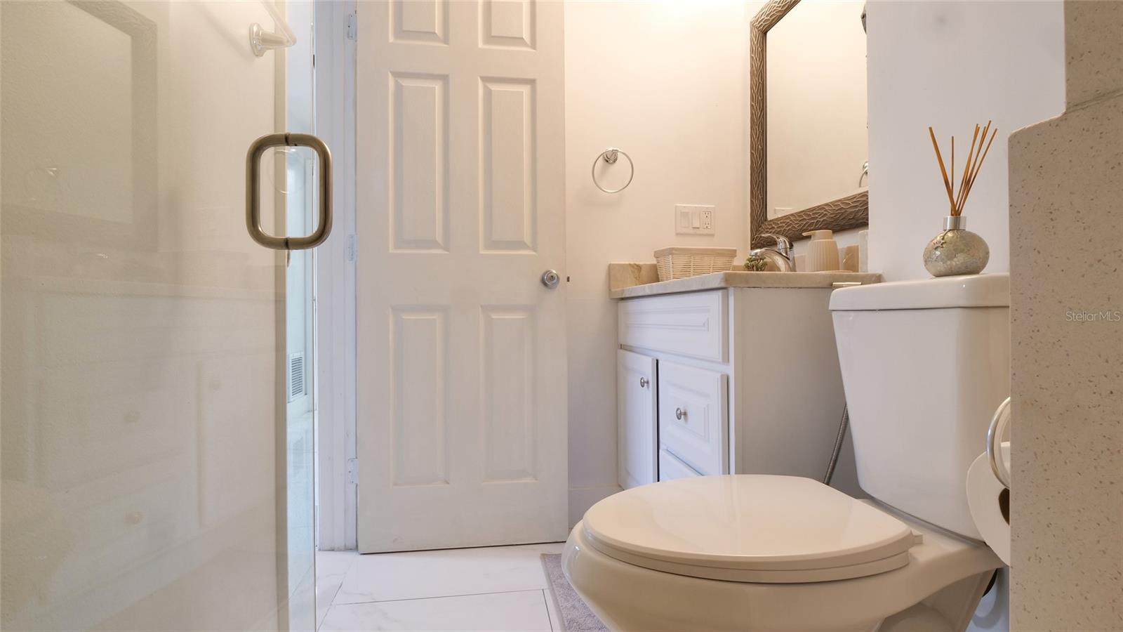 1307 NORMANDY CIR — photo 24