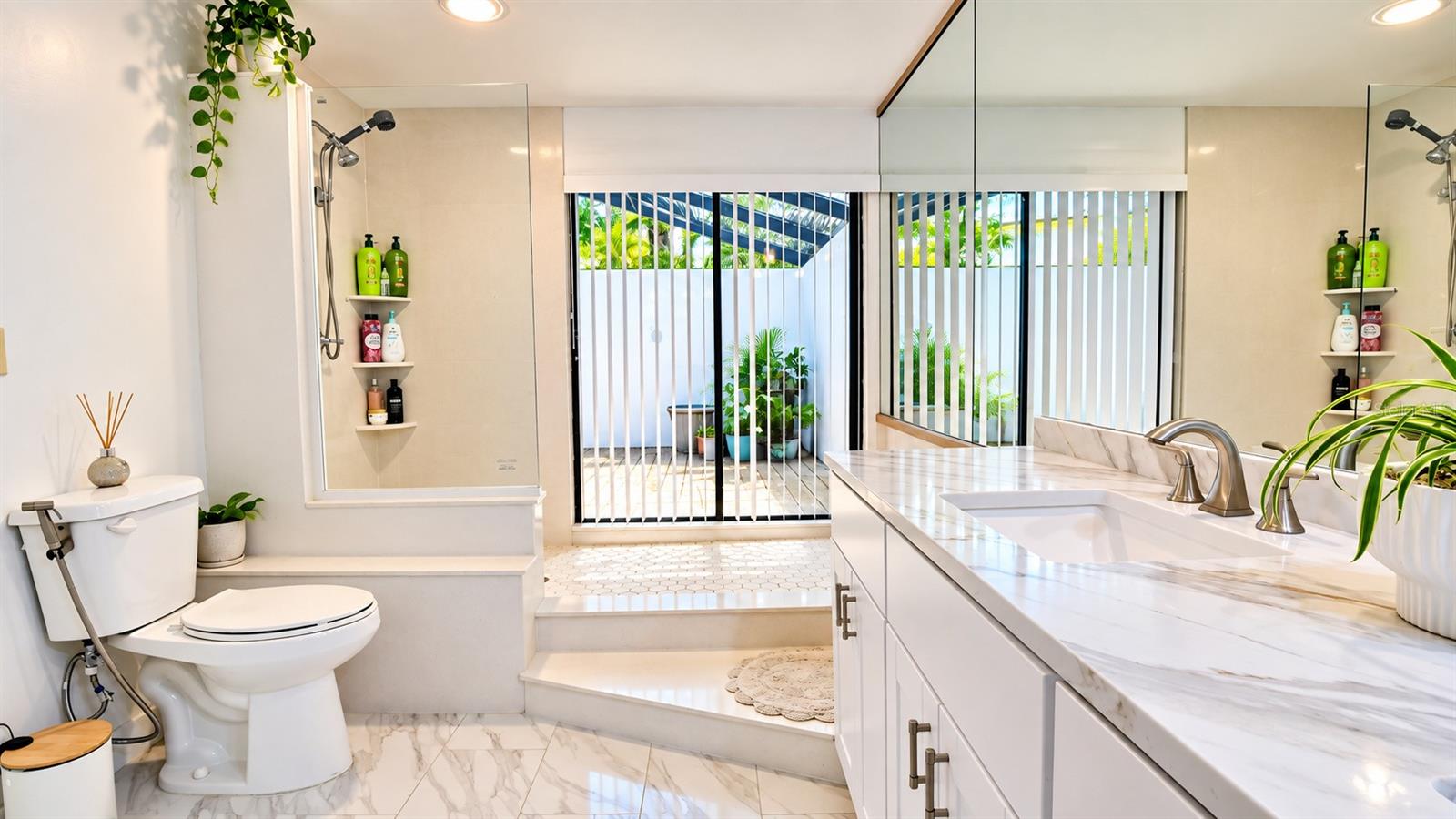 1307 NORMANDY CIR — photo 14