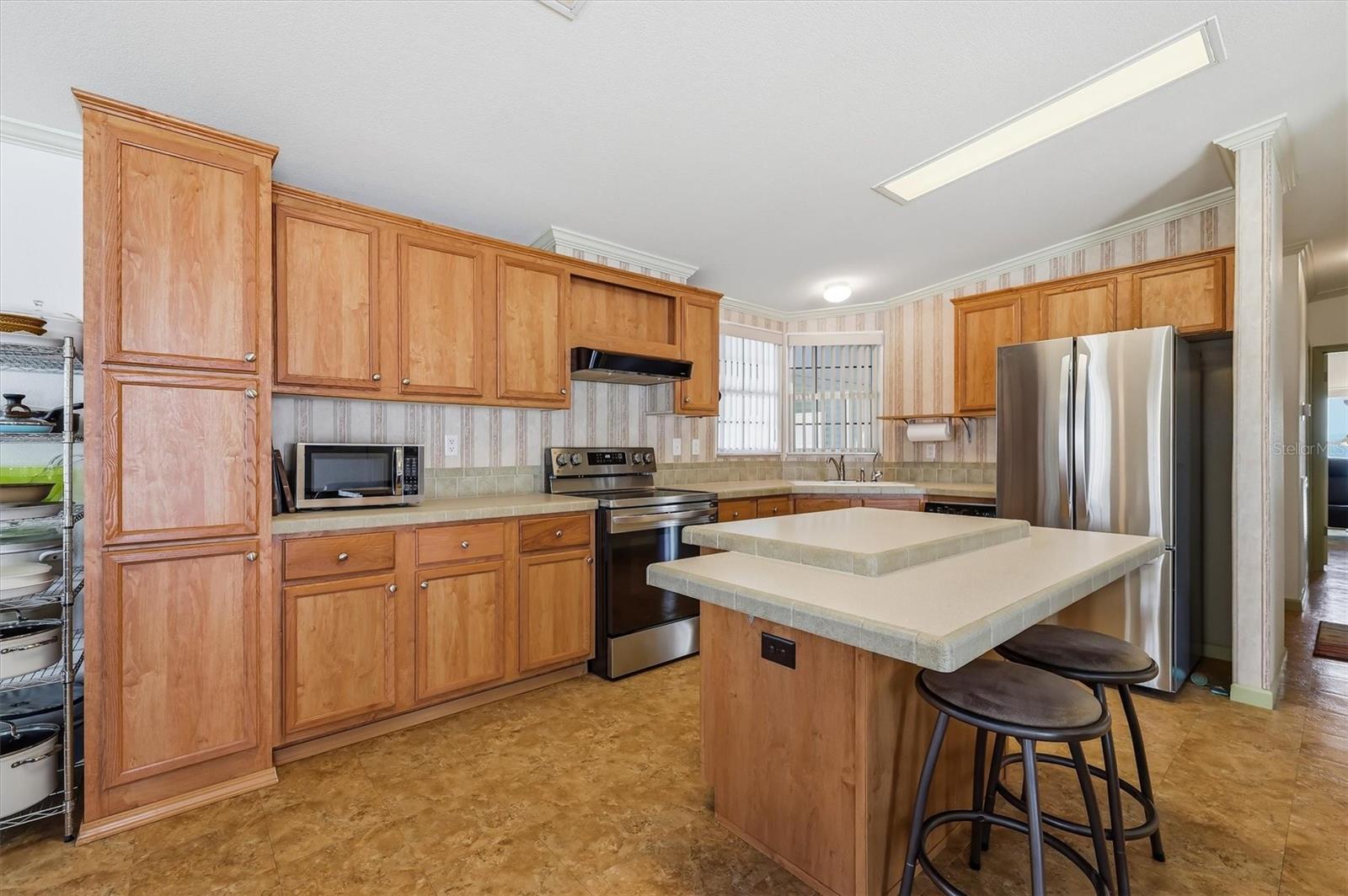 10027 EQUITY AVE — photo 30