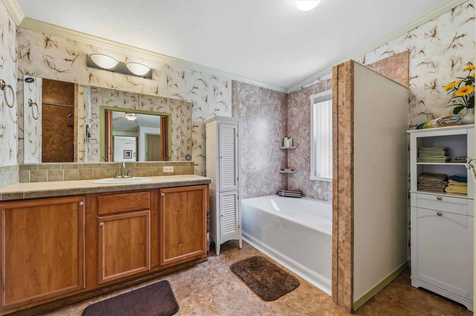 10027 EQUITY AVE — photo 35