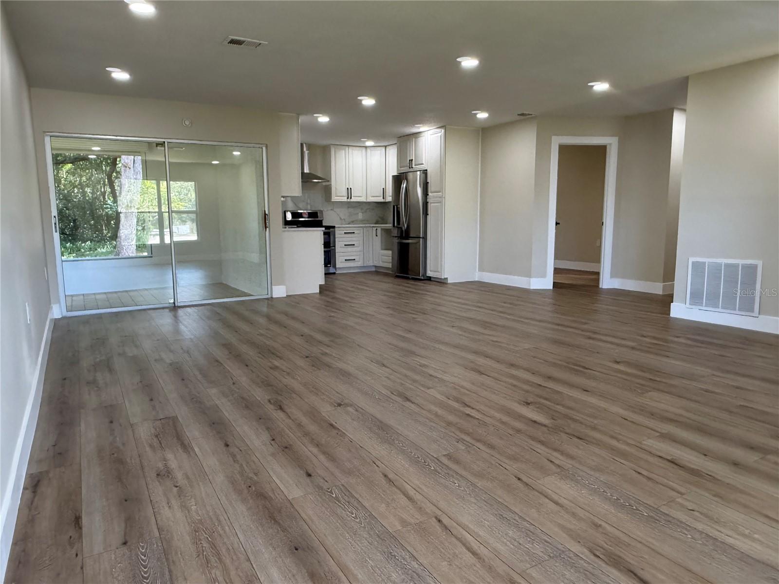 10501 HARDWOOD CT — photo 8
