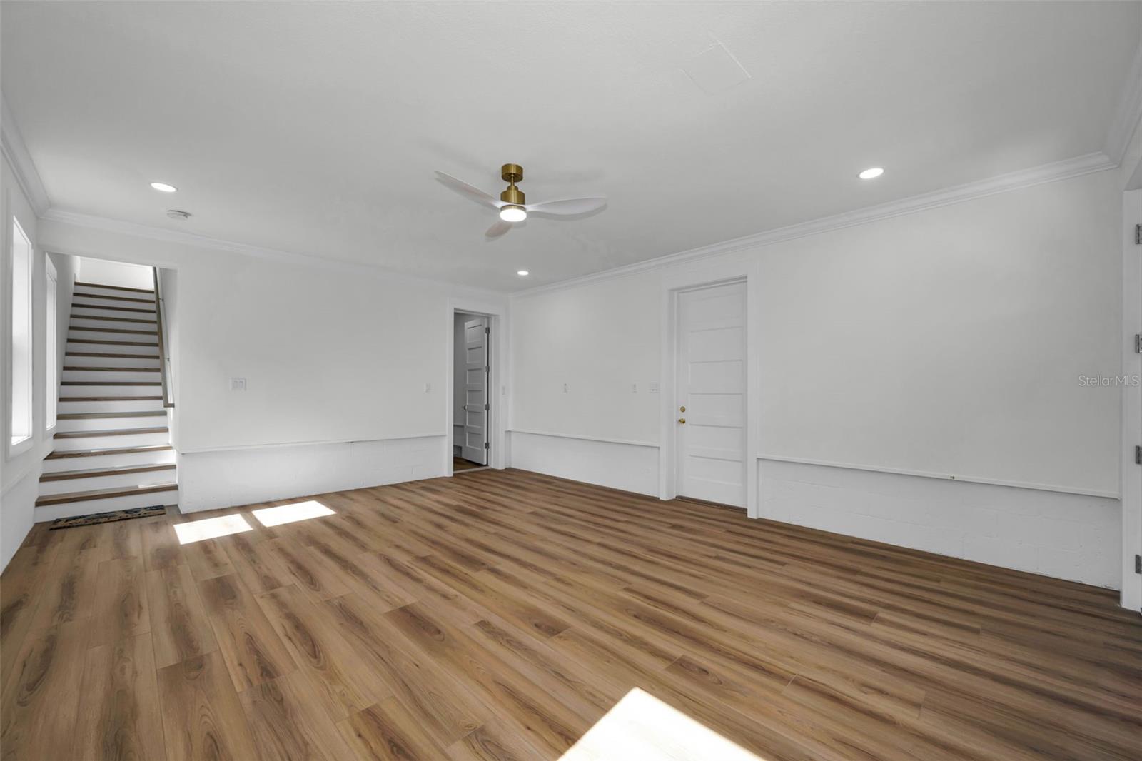 158 E SPRUCE ST — photo 50