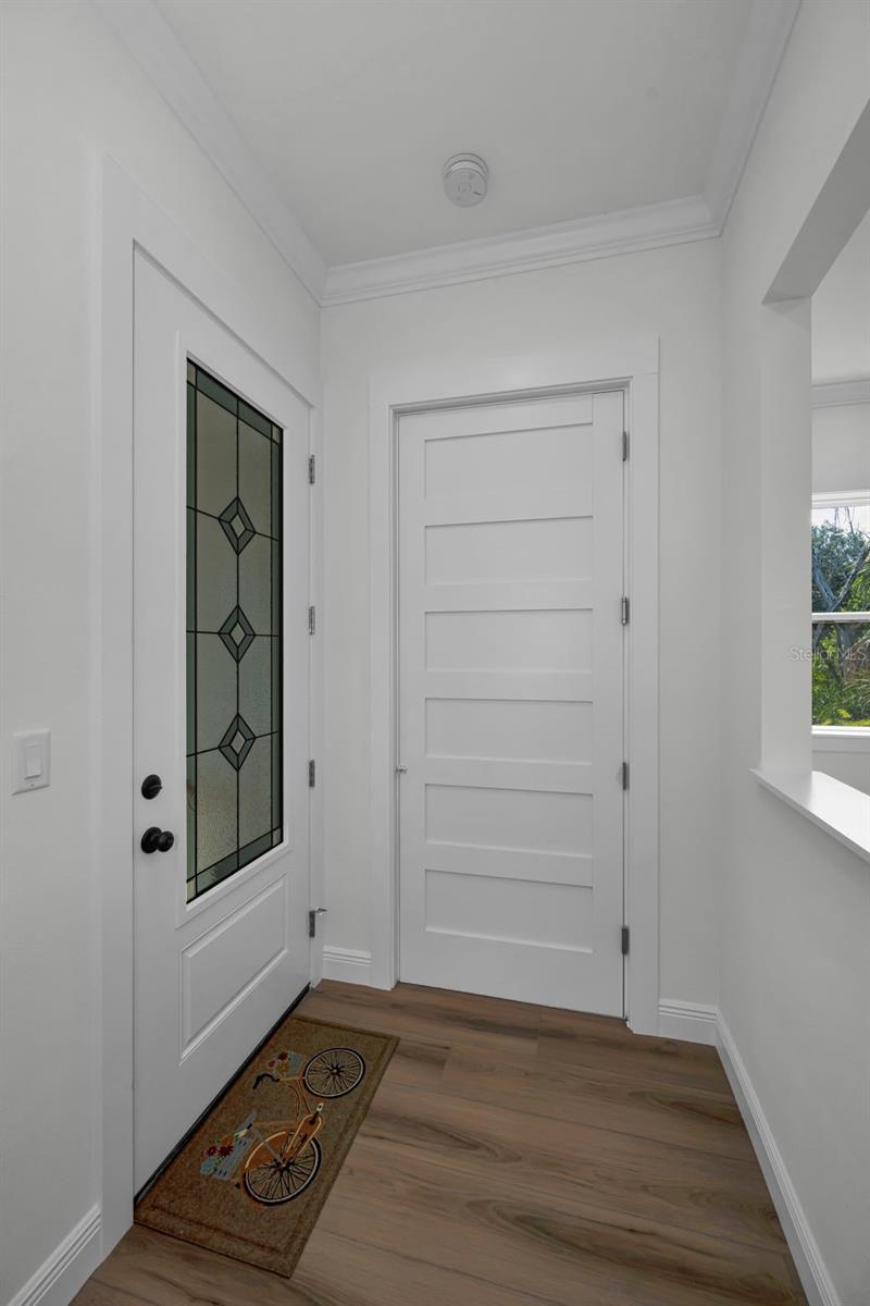 158 E SPRUCE ST — photo 16