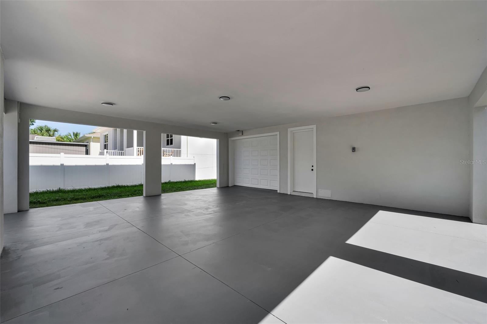 158 E SPRUCE ST — photo 29