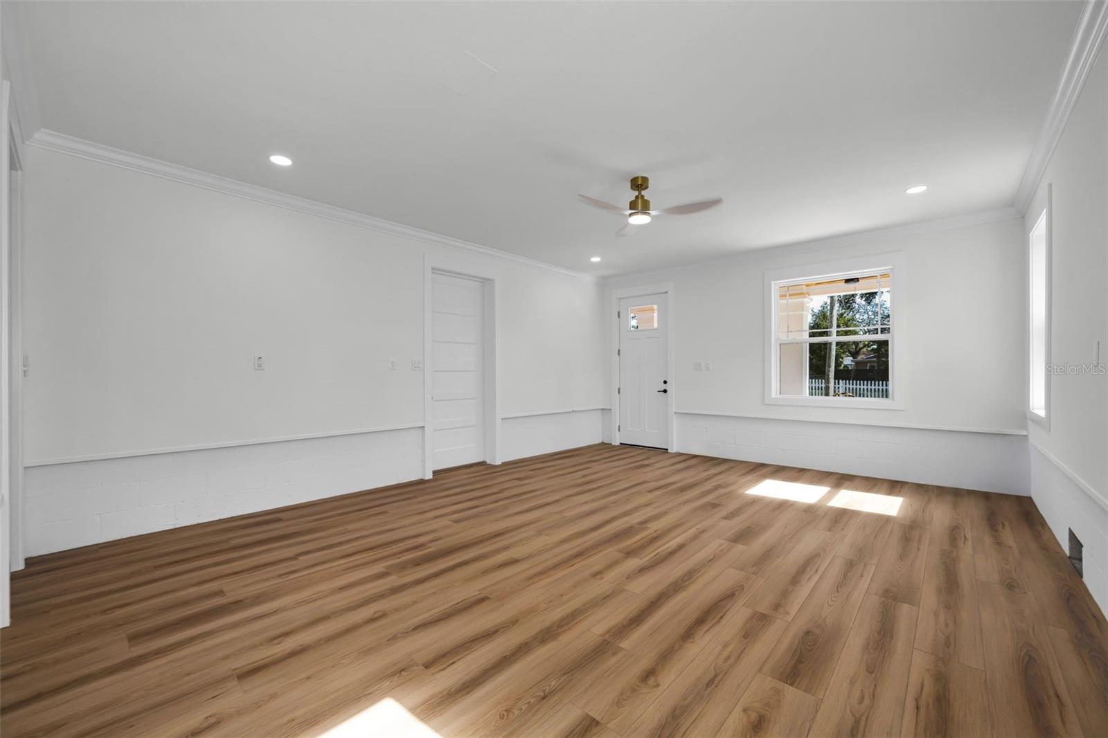 158 E SPRUCE ST — photo 51