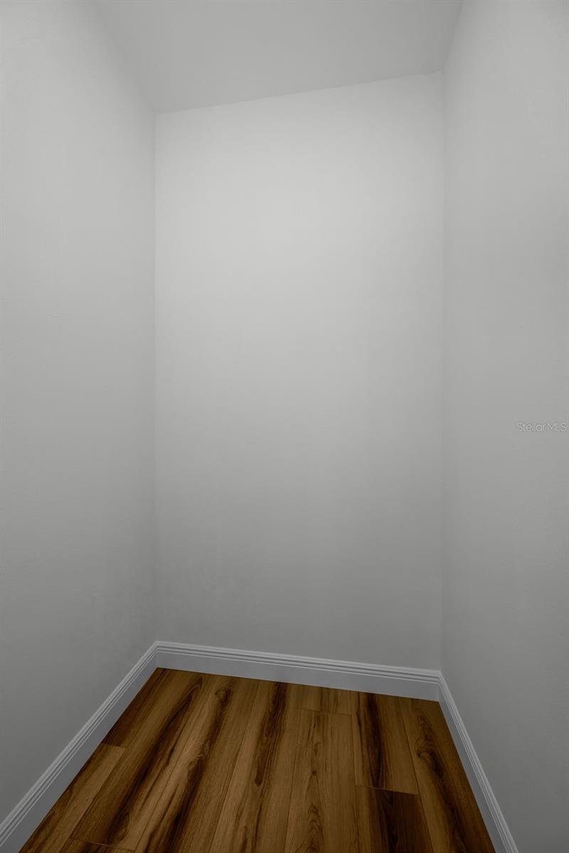 158 E SPRUCE ST — photo 42
