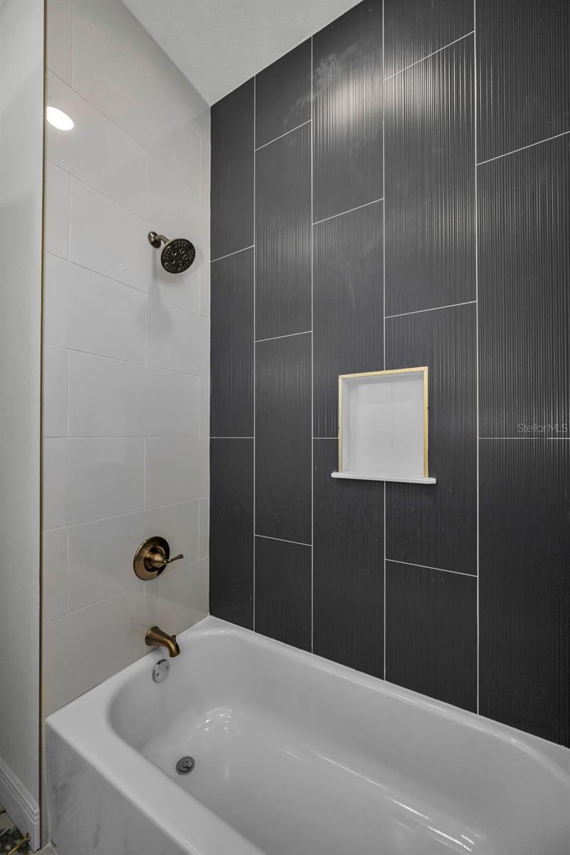 158 E SPRUCE ST — photo 45
