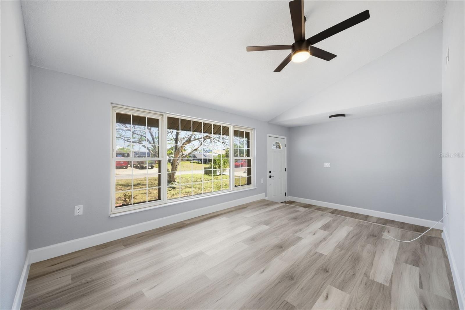 13615 GARRIS DR — photo 6