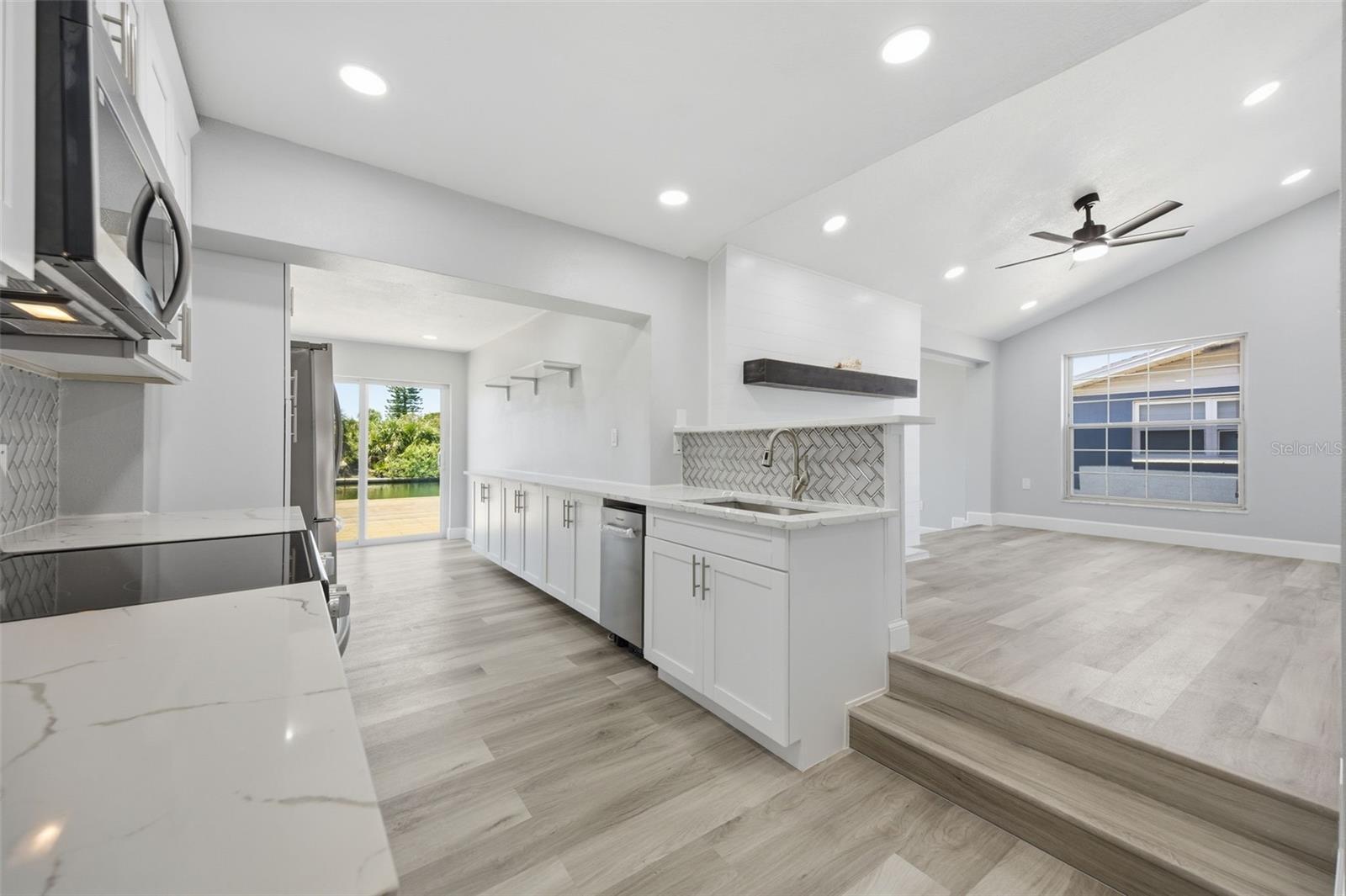 13615 GARRIS DR — photo 8