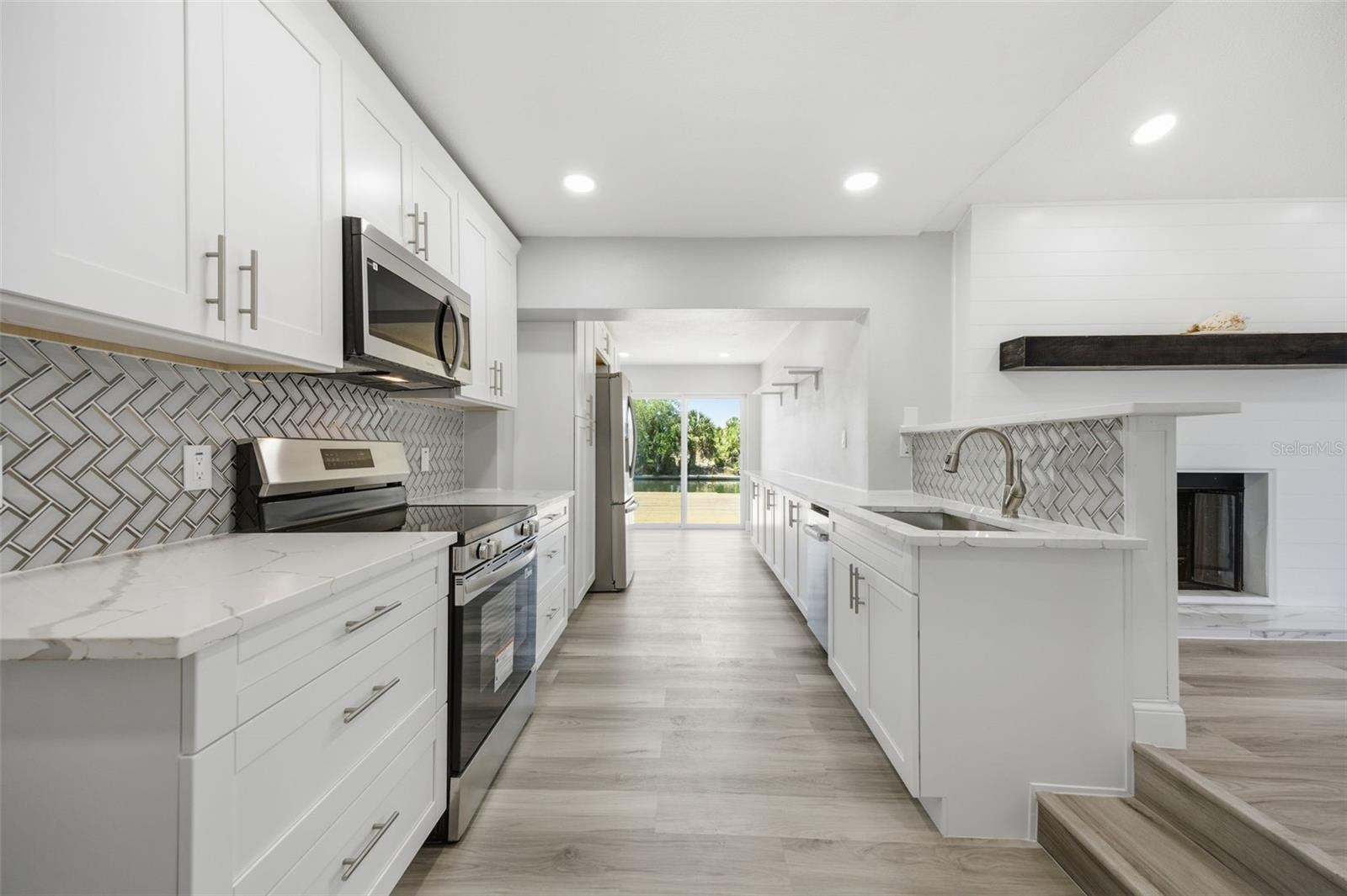 13615 GARRIS DR — photo 9