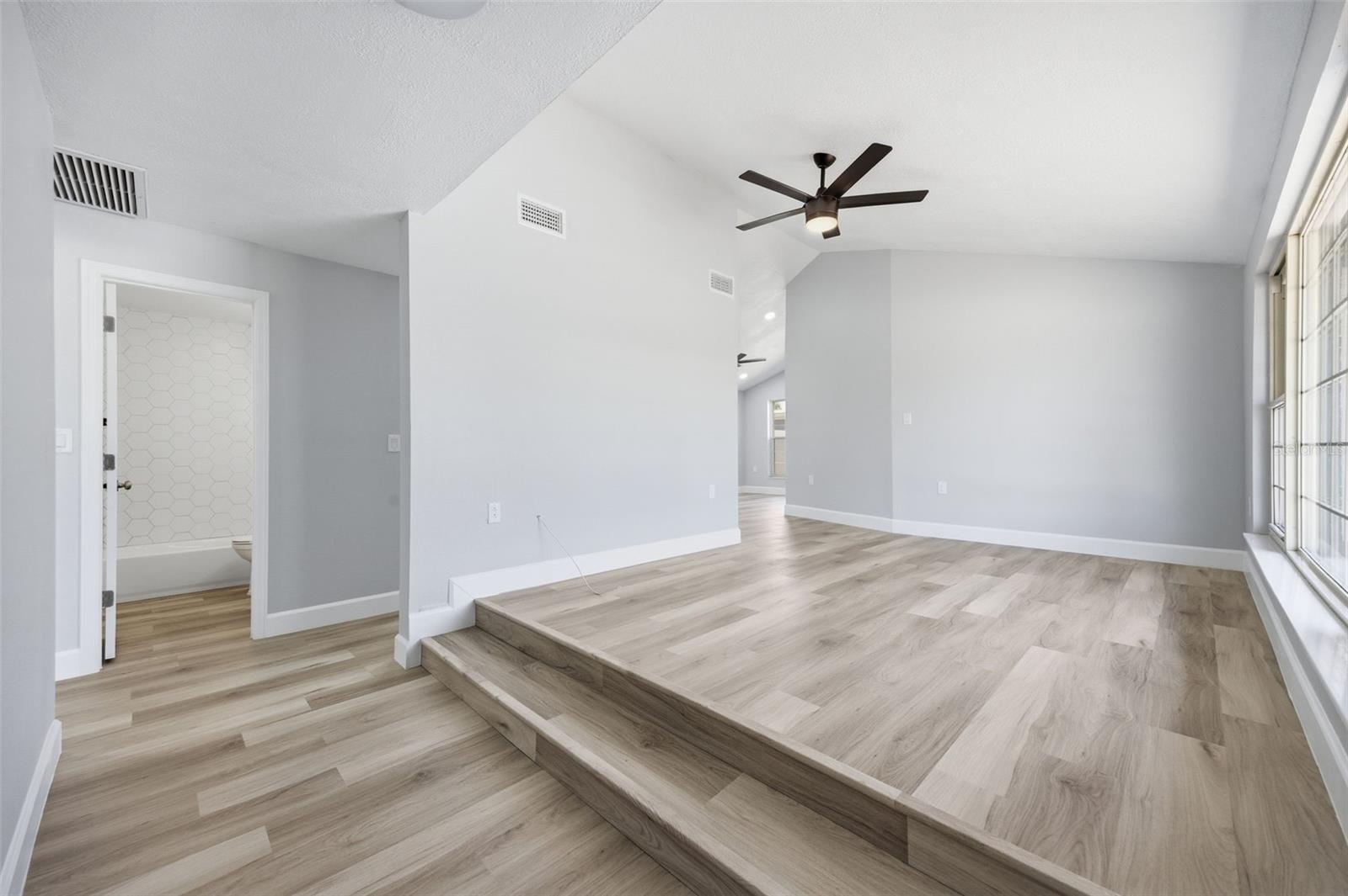 13615 GARRIS DR — photo 5