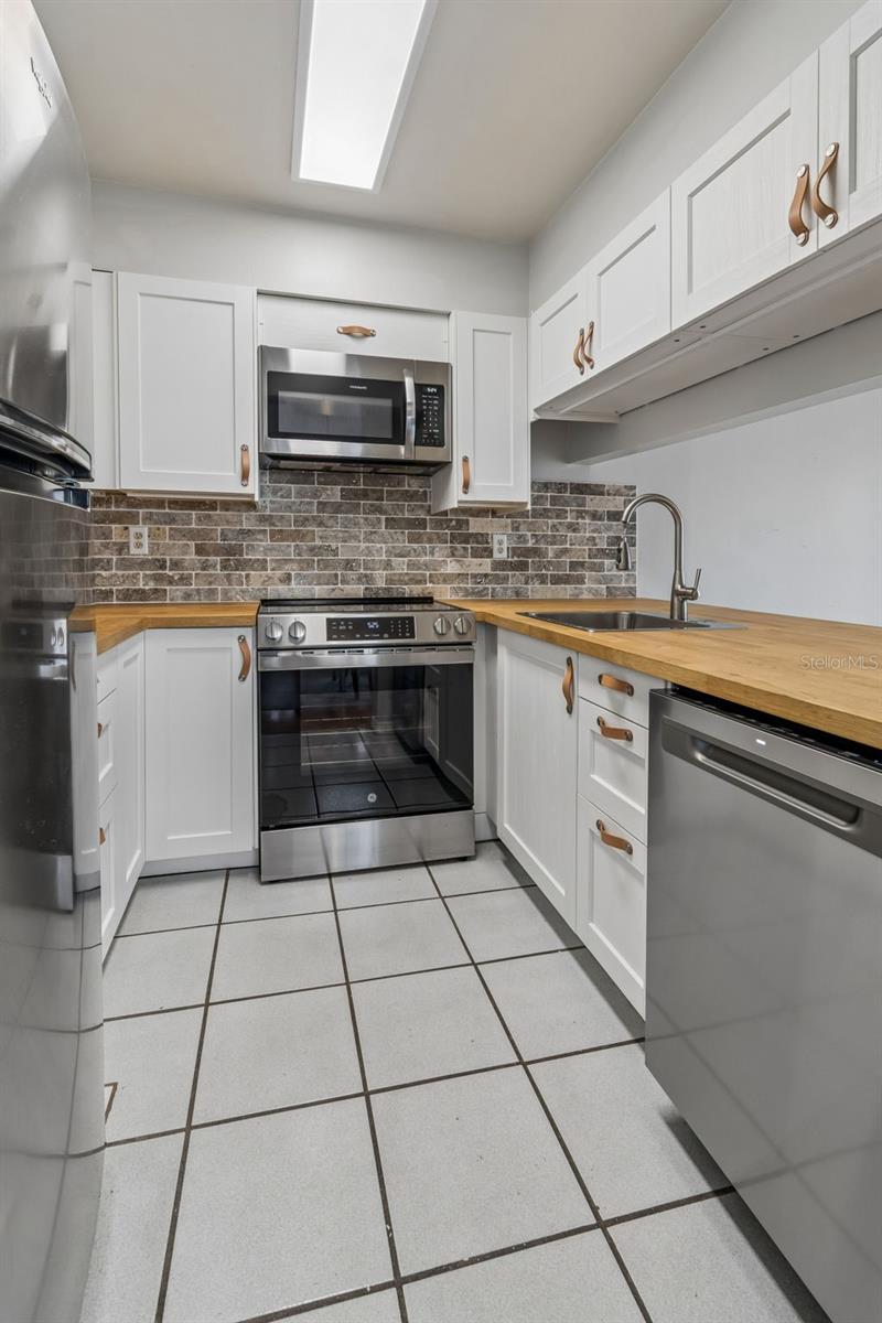 5156 SUNRIDGE PALMS DR — photo 21